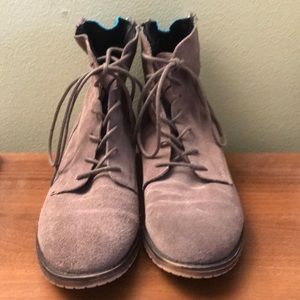 Steve Madden Booties size 7 1/2 like new!